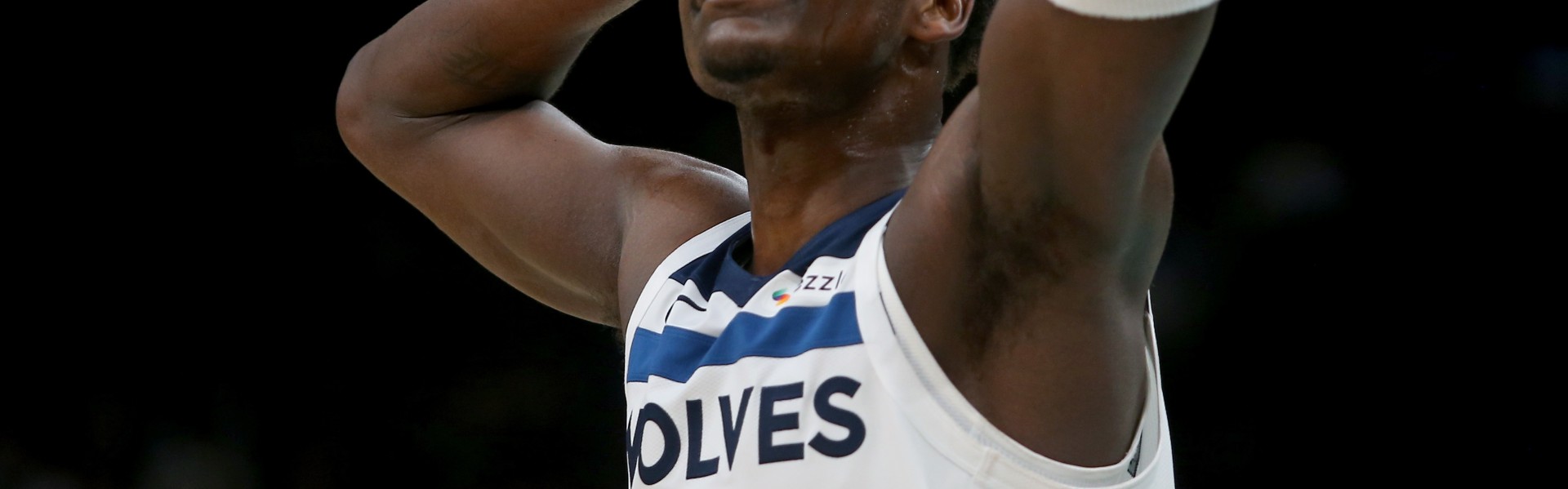 世界杯手机直播app下载-乏善可陈！爱德华兹半场11投4中 仅得到9分3板2助&amp;正负值-11